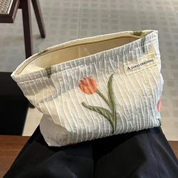 Storage Bags 1PC Portable Cosmetic Bag Canvas Tulip Flowers Zipper Organiser Toiletry Embroidered