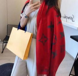 2024 Brand designer scarf Luxury V Scarf Cashmere Thick Shawl Women Long Winter Wram Pashmina Long Wraps Hijab with Tassel Bufanda Foulard L6638 with box