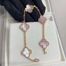 Original V Golden VAN Lucky Pink Shell Four Leaf Grass Bracelet Womens Summer New Jade Chalcedony Light Luxury Design High Grade Handicraft