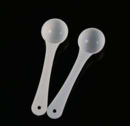 1000pcs 1G Professional Plastic 1 Gramme Scoops Spoons For Food Milk Washing Powder Medcine White Measuring Spoons SN22054049163