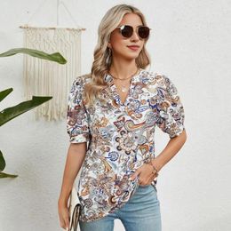 Women's Blouses Comfortable Casual T-shirt Stylish V-neck Shirt With Graphic Print Loose Fit Tunic Top For Vacation Party Short