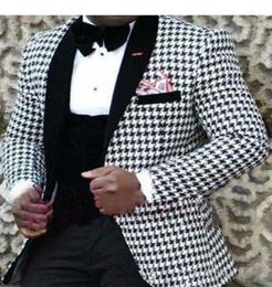 Houndstooth Groom Outfit Tuxedos Peak Lapel Men Wedding Tuxedo Fashion Men Jacket Blazer Young Prom Dinner Party SuitJacketPants6597286