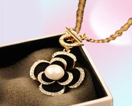 Famous Black Flowers Pendant Necklaces Luxury Brand Designer Fashion Charm Jewellery Pearl Camellia Necklace For Women8550038