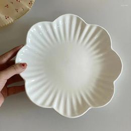 Plates Cute Ceramic Dessert Plate White Flower Shaped Salad Tray Ins Fruit Creative Tableware 8.5inch