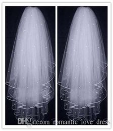 White Ivory 3 Layers Short Wedding Veils With Perals Matched Comb Ribbon Edge Tulle 2019 Selling New Cheap Bridal Accessories 8330640