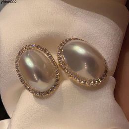 French High-end Pearl Temperament New Designer Style Versatile Fashion Earrings and C0x9