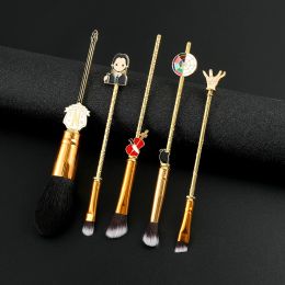 Kits 5Pcs/Set Movie Wednesday Addams Makeup Brushes Kits Powder Blending Blush Concealer Eyebrow Brush With Pouch Cosplay Prop