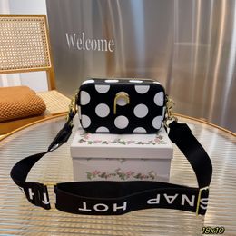 Designer Women Bags Scrawl Caamera Bag Embroidery Colour Small Mini Square Bag Trend Letter Single Shoulder Messenger Bags