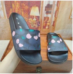 Женщина-дизайнерская тапочка для мужчины сандалии скользит Sandale Summer Beach Beach Loafers Slapers Цветочные сандалии плоские шлепанцы. Размер 35-44