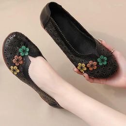 Sandals Johnature 2024 Summer Versatile Flat Ethnic Style Genuine Leather Soft Sole Hollow Breathable Women's Shoes