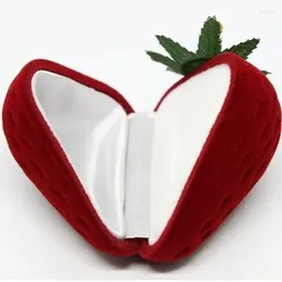 Gift Wrap 1 Pcs Ring Storage Case Strawberry Form Velvet Bags Wedding Jewelry Boxes Protector Flocking Mystery Packaging