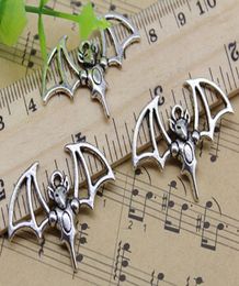 50pcs Bat Alloy Charms Pendant Retro Jewelry Making DIY Keychain Ancient Silver Pendant For Bracelet Earrings 33x23mm2706100