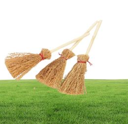 1020pcs Mini Broom Witch Straw Brooms DIY Hanging Ornaments for Halloween Party Decoration Costume Props Dollhouse Accessories 2201821690