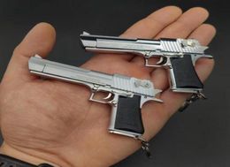 Keychains 13 Desert Eagle Pistol Gun Miniature Model Keychain Full Metal Shell Alloy Can Not Shoot Boy BirthdayGift Whole2595089