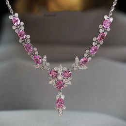 Meet beautiful heavy industry light luxury super Fairy Butterfly full diamond necklace slightly inlaid with diamond luxury Argyle pink diamond set chain