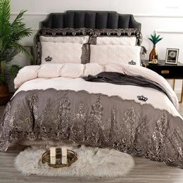 Bedding Sets Luxury European Lace Set Green Red Purple Grey Blue Winter Velvet Fleece Fabric Duvet Cover Thick Bedspread Pillowcases