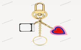 Quality Dice Heart Letter Keychains Flowers Keychain Leather Key Ring Silver Buckle Men Women Bags Car Handbag Pendant Couple Acce3194978