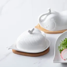 Plates Creative Heart-shaped Butter Dish White Ceramic Cheese Plate Exquisite Relief Box Restaurant Decoration Salad