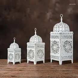 Candle Holders Fashion Iron Craft White Barn Lantern Domestic Ornaments Lamp Classic Retro Creative Ornament