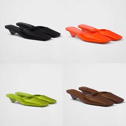 Satin Slides Mules Women Summer Designer Sandals Beach Sliders Slippers Varnished Tapered Heels Sandal Baotou Half Slide Room Mule Luxury Top Quality Real Silk