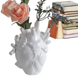 Vases Heart Shaped Vase Resin Floral Pots Multifunctional Indoor Planter Flower Container Desktop Ornaments For Home Decoration
