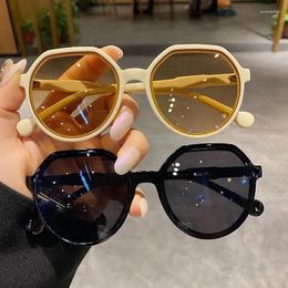Sunglasses 2024 Retro Round Classic Women's Gradual Change Glasses Rimless Fashion Mainland China