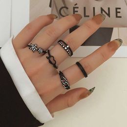 New Black Fried Dough Twists Joint Ring Set 8 Creative Individuality Inlaid Rhinestone Rings