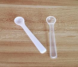 100pcslot 025g Micro Measuring Spoon 025 Gramme Plastic Scoop 05ML Measure Tool 70x14x7mm 2880201