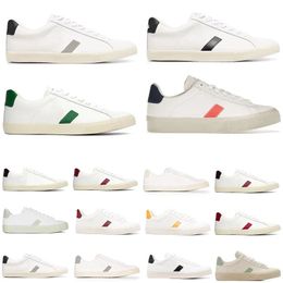2024 Womens Designer Shoes Campo Chromefree Leather Sneakers V10 Casual platform shoe White Black Nacre Almond trainer men women luxury Casual Trainers