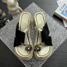 Slippers Flower Platform Wedges Women Shoes 2024 Summer Sandals Designer Clip Toe Flip Flops Beach Dress Zapatos Mujer Slide