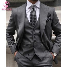 Fashion Slim Fit Wedding Suits For Men 3 Piece Jacket Vest Pants Set Male Business Blazer Formal Party Groom Peaked Lapel Tuxedo 240401