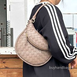 2024 Fashion Handbags Handheld Bag Purse Bags New Bottgas Trendy Gemelli Shoulder Designer Handwoven Leather Underarm Venetas Wrist Straight Women Women's L6NH