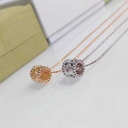Designer VAN Seiko Kaleidoscope Necklace Plated with 18K Rose Gold Light Luxury and Distinctive Diamond Set Steel Seal Collar Chain for Women