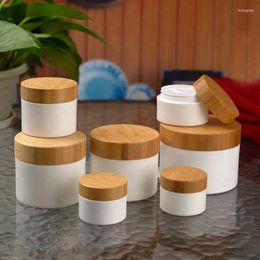 Storage Bottles 100pcs 150g Natural Bamboo Wood Lid Cap Plastic Jar Cosmetic Cream Packaging Wooden Cover PP Bottle White