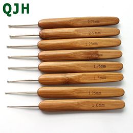 8Pcsset High Quality Carbonised Bamboo Handle Crochet Hooks Set Knitting Needles Sewing DIY Tools 240411