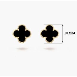 Stud Fashion Vintage 4/Four Leaf Clover Desinger Earrings Silver 18K Gold Plated for Women Titanium Steel Wedding Jewelry Gift2024sd