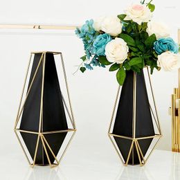 Vases American Golden Wrought Iron Vase Light Luxury Galvanised Metal Living Room Entrance Dining Table Furnishing Black Flower Pot