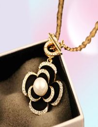 Famous Black Flowers Pendant Necklaces Luxury Brand Designer Fashion Charm Jewelry Pearl Camellia Necklace For Women4259218