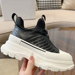 2024 Luxury Brand Designer 2024ss Wide Style Casual Sneakers PU Vacuum Thick Sole Womens Sneakers Silk Leather Upper Sheepskin Lining Mens Sports Training Shoes