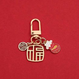 Keychains Lanyards Cute Lucky Cat Keychain Gold Red Blessing Word Metal Small Pendant Creative Student Bag Pendant Key RingDiy Keychain Accessories