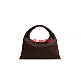 Leather Totes BottegvVenet Hop Handbags Instagram Niche Design Hop Woven Tote Bag 2024 New Highcapacity Temperament Commuting Single Shoul have logo HB5GGT