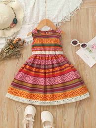 Girl's Dresses Summer New Leisure Vacation Lace Retro Ethnic Style Tank Top Dress for Primary and Secondary School Girls 2-6 år gamla Y240415