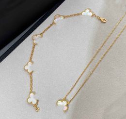 2024 Luxury quality charm pendant necklace with flower shape in 18k gold plated white nature shell desinger have stamp box bracelet PS3410B