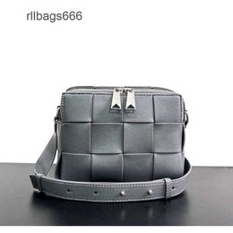 New Closing Cl Bottegs Bags Bag Stylish Large Lady Double 2024 Minimalist Shoulder Designer Camera Cassette Purse Woven Crossbody HQ6U