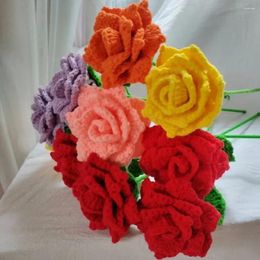 Decorative Flowers 10 Stems Roses Crochet Bouquet Flower Finished Hand Knitted Holding Gift For Mother's Day Valentine's