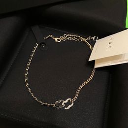 Boutique Style Love Gift Necklace Spring New Black Vintage Long Chain Designed For Women And Couples Classic Necklace Box Packaging Designer Pendant Necklace