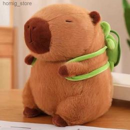 Plyschdockor capybara plysch simulering capybara anime plysch leksak söt capybara plysch leksak med ryggsäck sittande djur fylld docka y240415