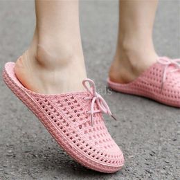 Мужчины на открытом воздухе 2024 Slippers Женщины Женщины дизайнерские сандалии лето пляж красочные слайды красный розовый крытый слайд модная тапочка размер 77 с.