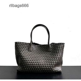 Bags Bottegs Large Basket Designer Cabat Women's Handbag Lady Universal Sheepskin Woven Fashion Tote Bag Leather Classic Capacity WPOG