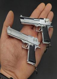 Keychains 13 Desert Eagle Pistol Gun Miniature Model Keychain Full Metal Shell Alloy Can Not Shoot Boy BirthdayGift Whole2865958